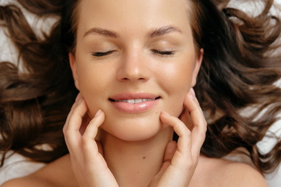Vínculo Entre un Sueño de Calidad y una Piel Saludable y Luminosa